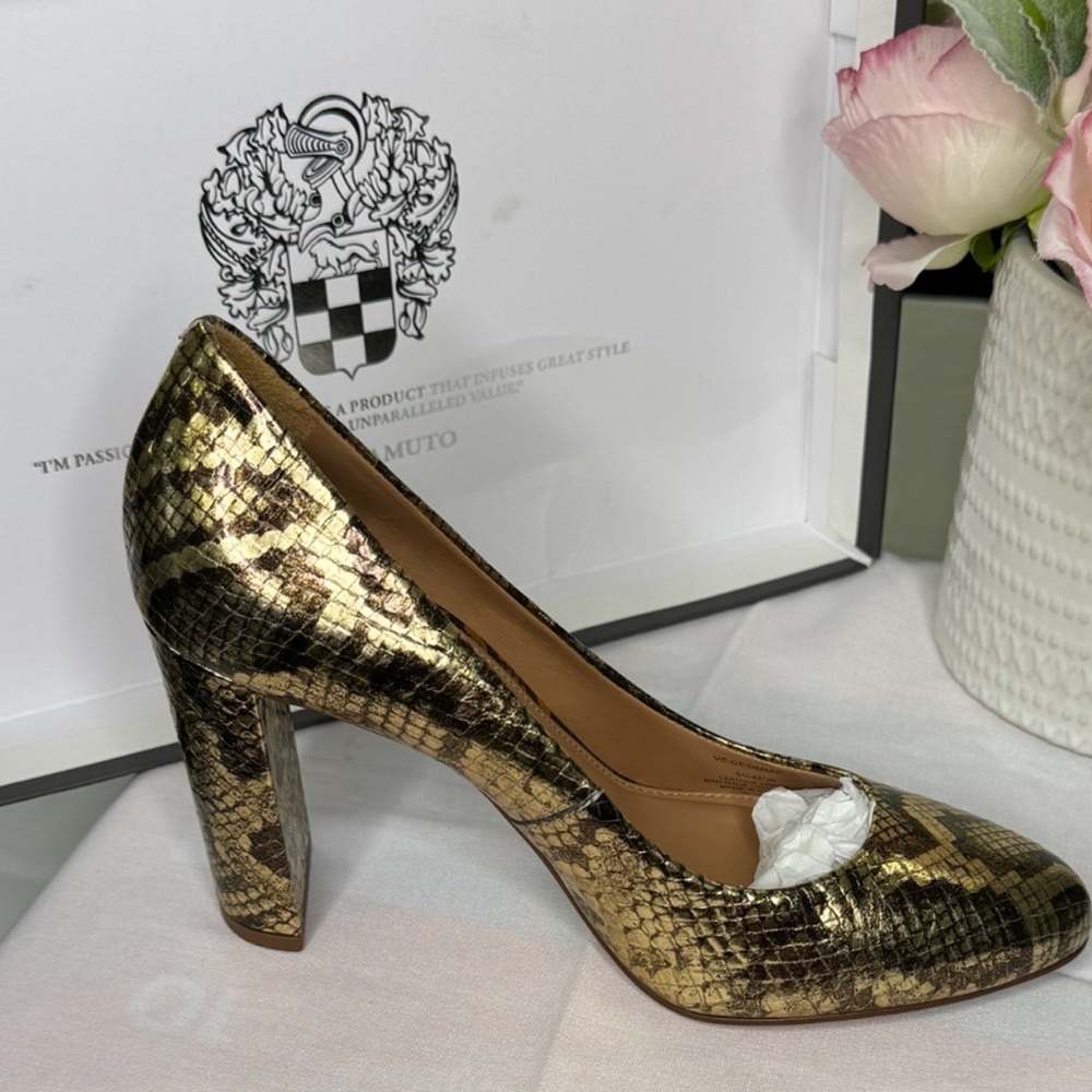 Vince Camuto Desimmy Womens Snake Print Pumps, Gold Kenia Metallic Snake.